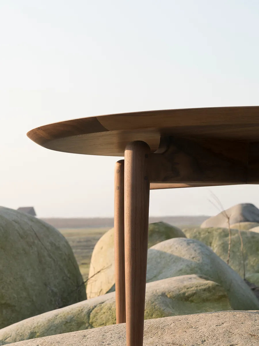 Slow Coffee Table Ø 80 cm, walnut fra Stellar Works