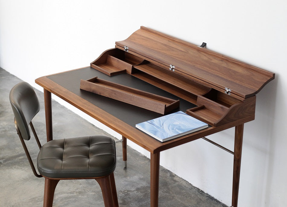 Laval Writing Desk, valnød fra Stellar Works
