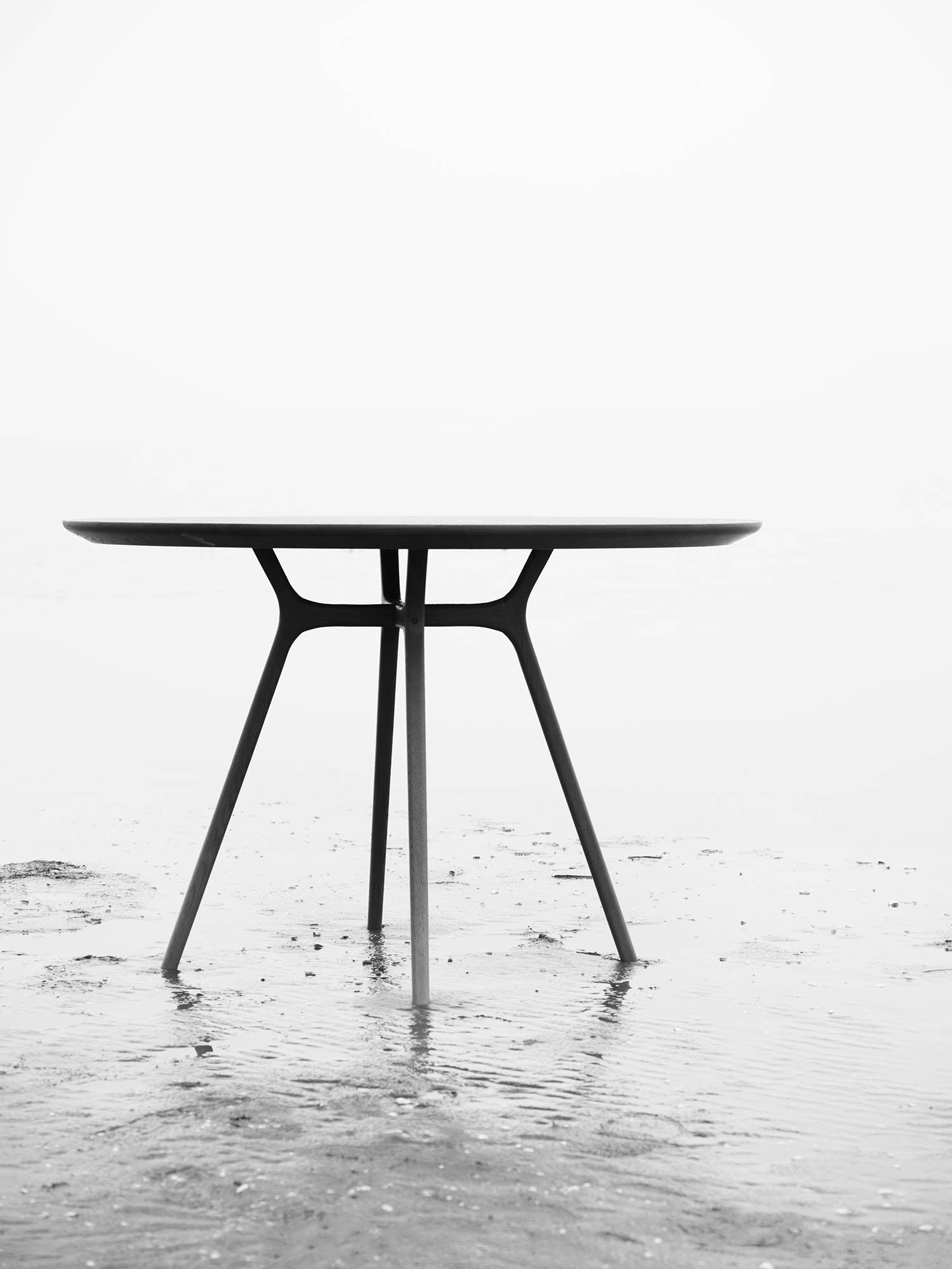 Rén spisebord Ø110, valnød fra Stellar Works