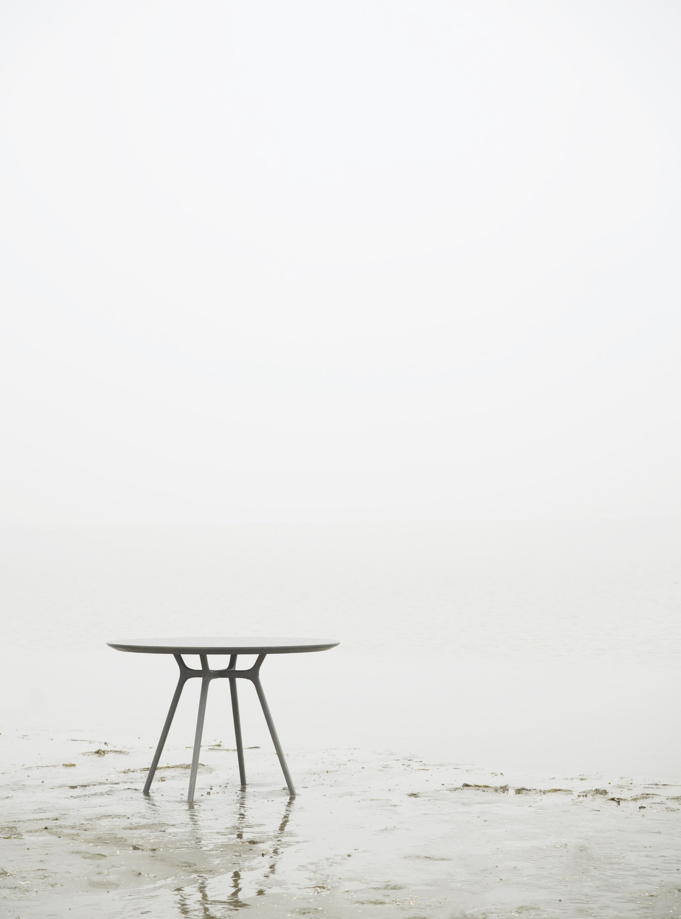 Rén spisebord Ø110, valnød fra Stellar Works