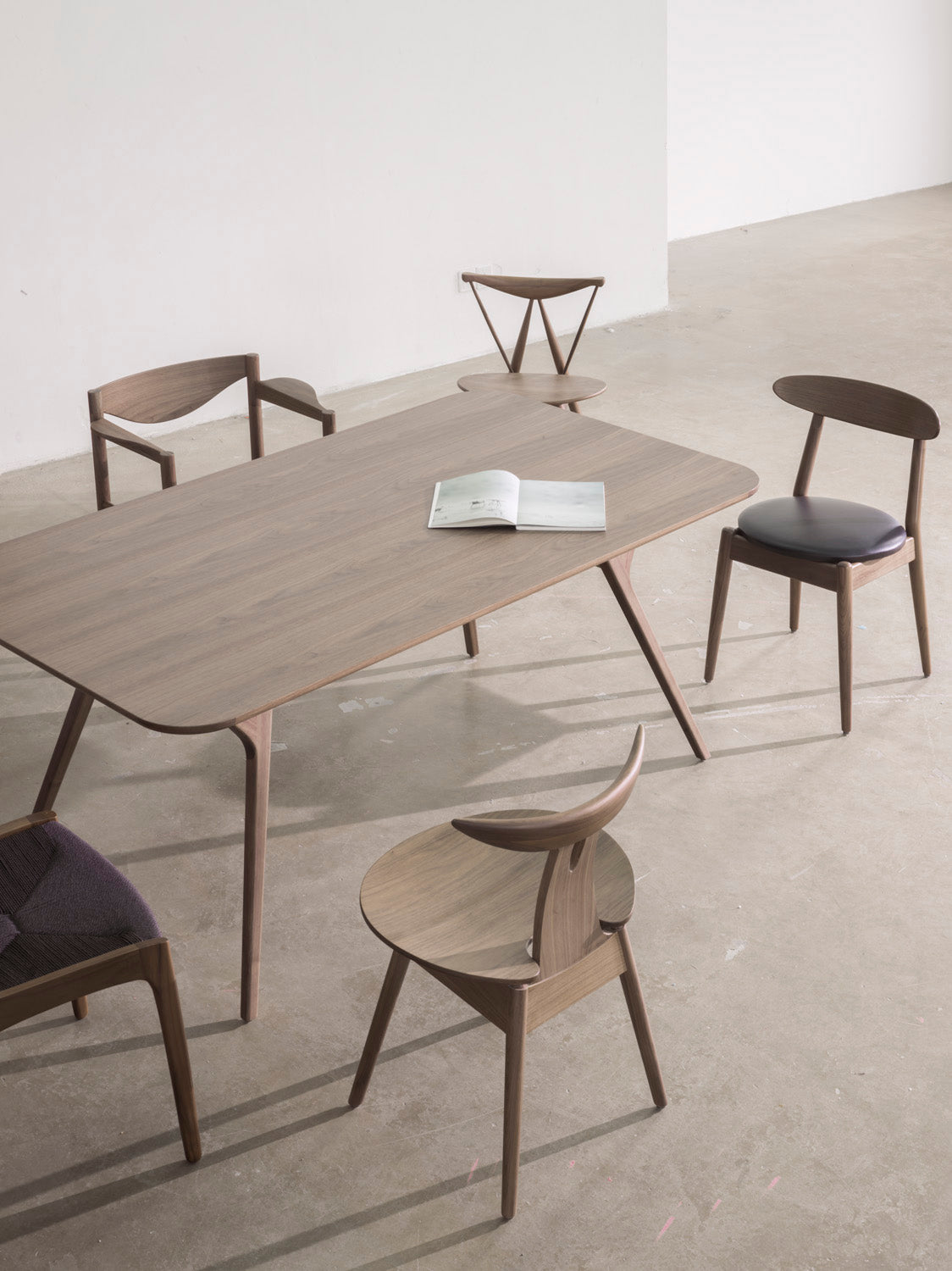 Wohlert Louisiana stol, valnød sort læder fra Stellar Works